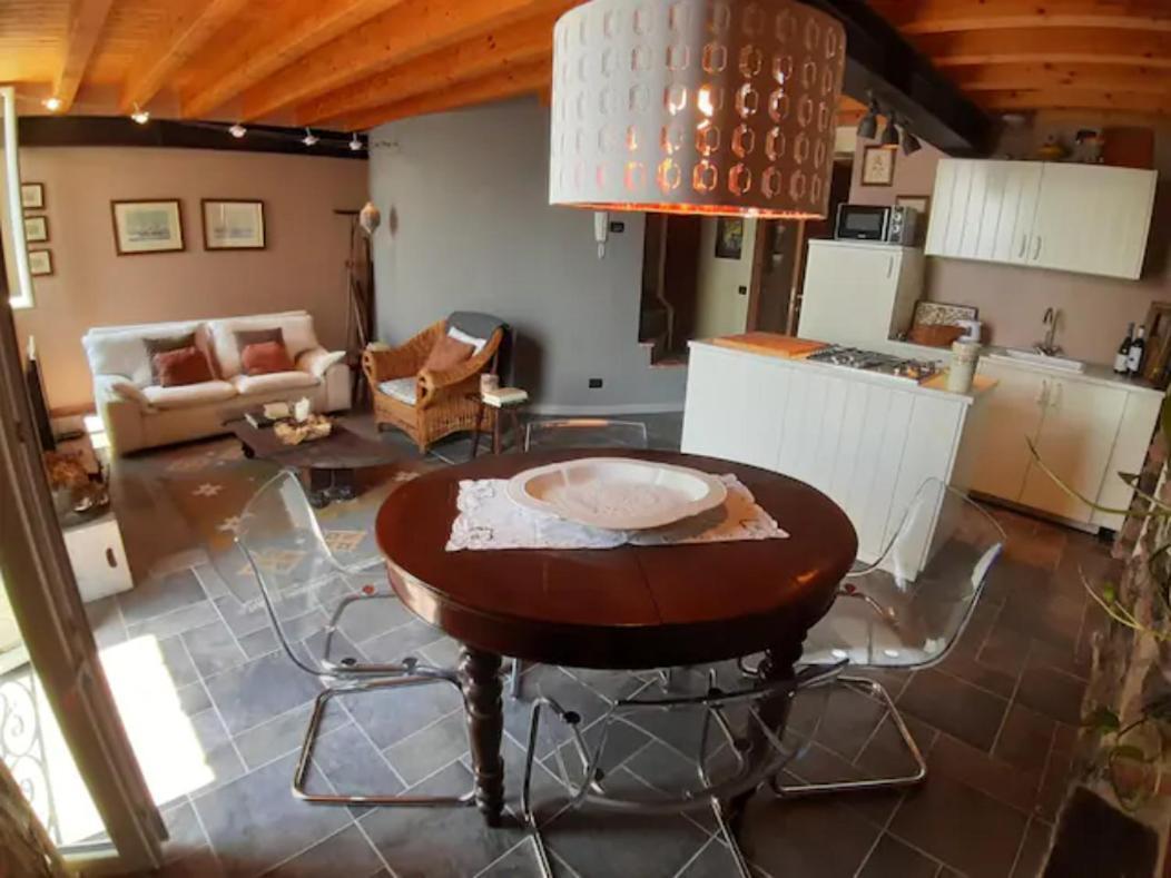 Holiday Home Vista Lago เชอร์นอบบิโอ ภายนอก รูปภาพ